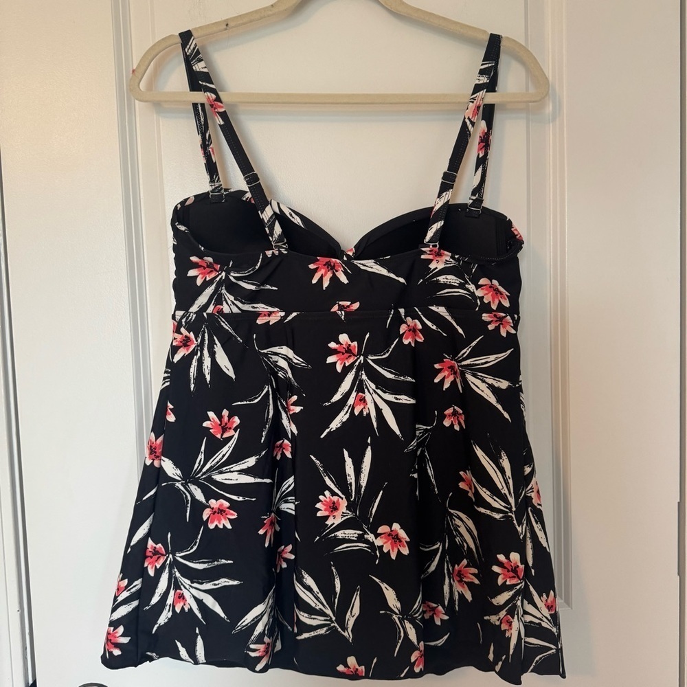 SurfGear NWT Black Floral Women's Large Tankini Swim Top - Picture 2 of 7